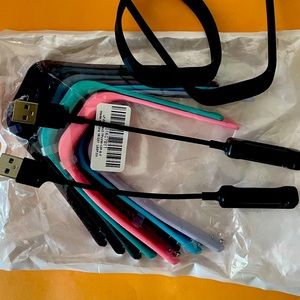 Bundle 2 Fitbit Flex2, charging wires and bands